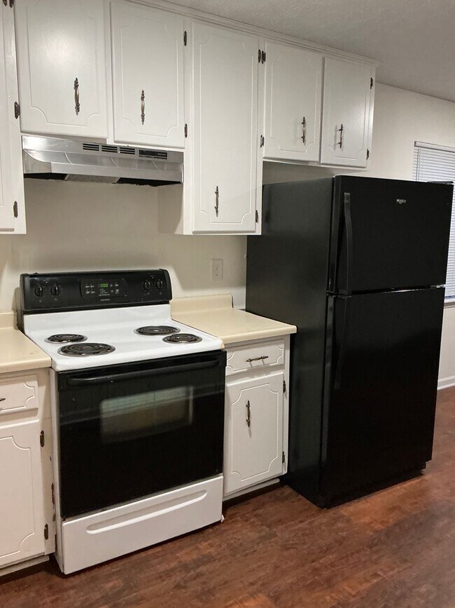 Photo - 2 bedroom, 2 bath duplex in Sleepy Creek off Lumpkin Street! Move-in Ready