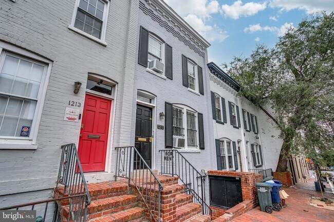 Photo - 1211 33rd St NW