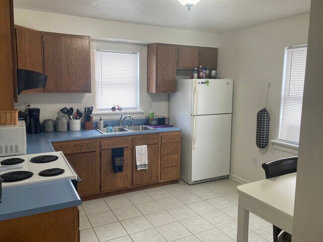 Photo - 146 Lorentz St