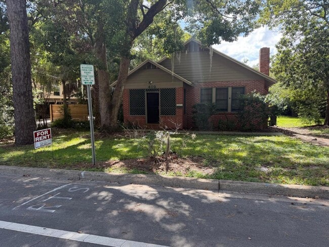 Building Photo - 402 NW 20th St