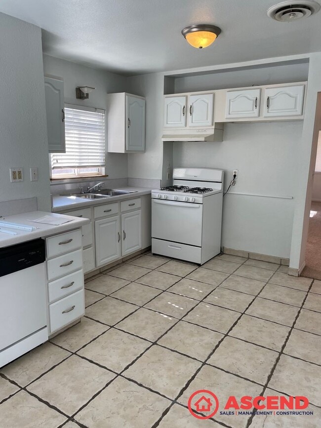 Photo - New Listing In Oildale!