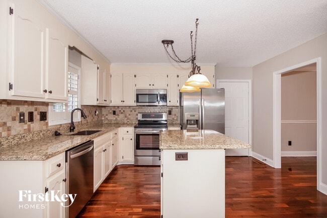 Photo - 120 Hunters Pointe Dr