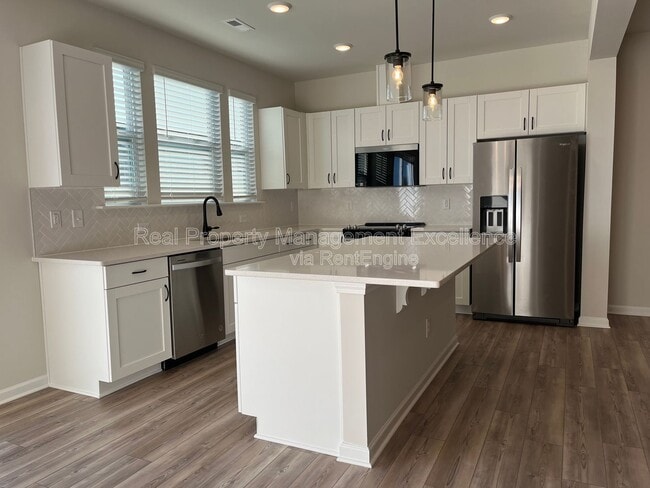 Photo - 139 Pinkie Ln