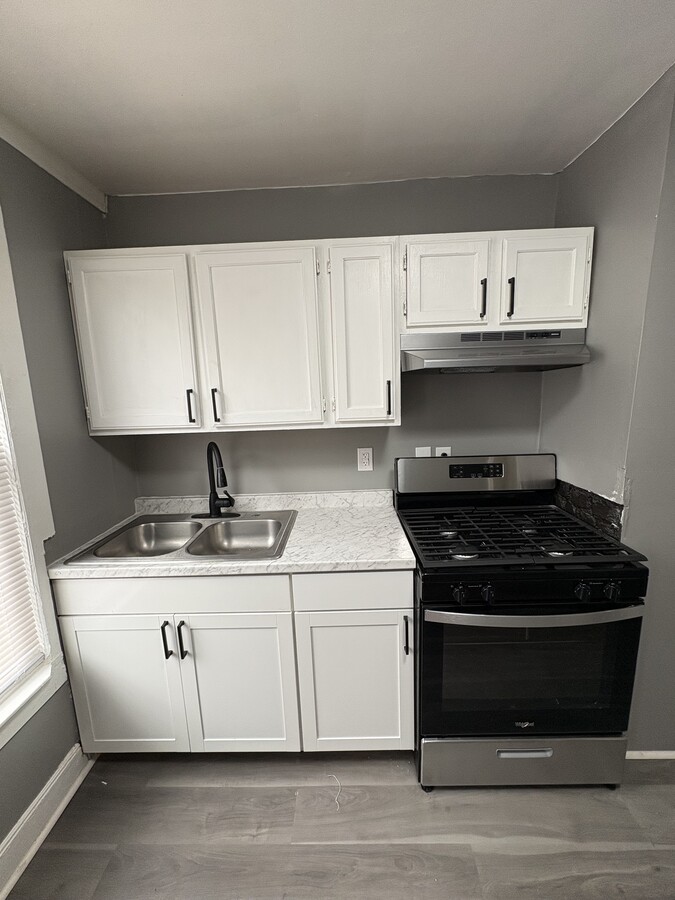 Photo - 623 W 28th St