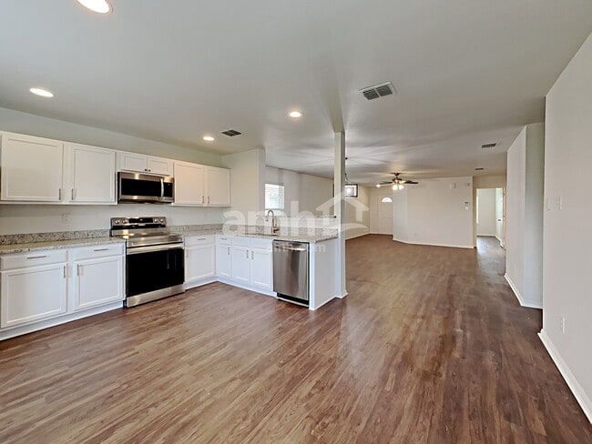 Photo - 16617 J Cheshier Ct