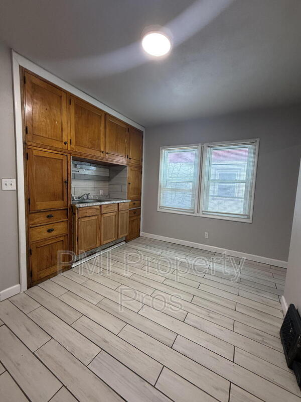 Photo - 2406 N 41st St Unit Lower