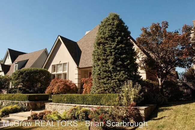 Photo - 3 br, 2.5 bath House - 1442 S. Newport Ave.