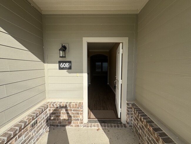 Photo - 608 N Wofford St