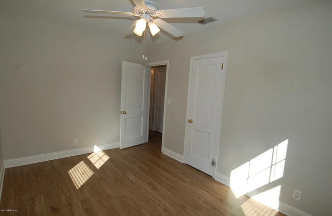 Photo - 1105 10th St N