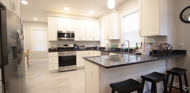Building Photo - 91 Verndale St Unit 1 Rental
