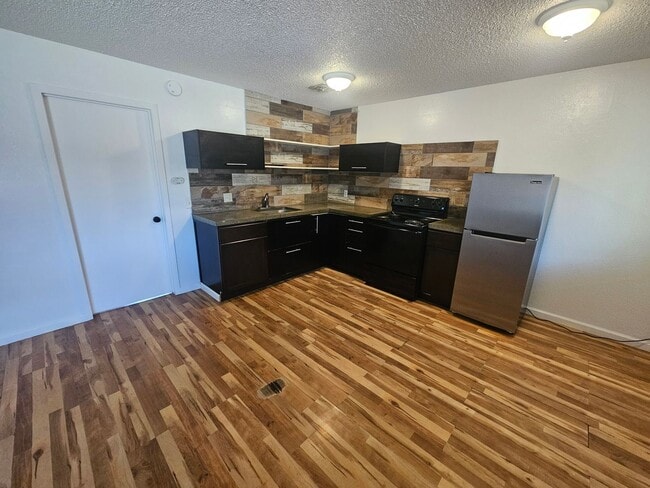 Photo - 1 Bedroom 1 Bath Triplex Unit in Los Molinos! Unit #4