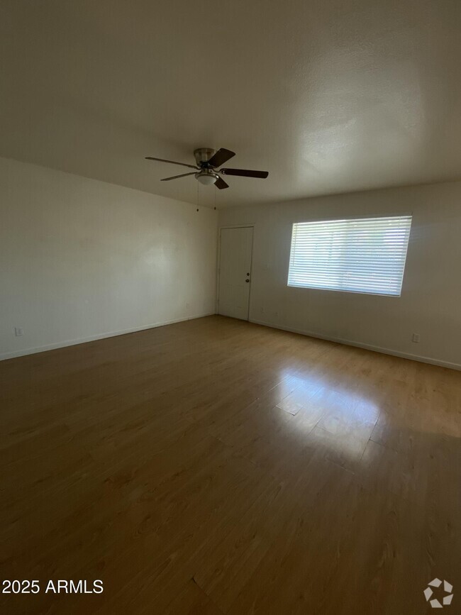 Building Photo - 310 W 8th Ave Unit B Rental