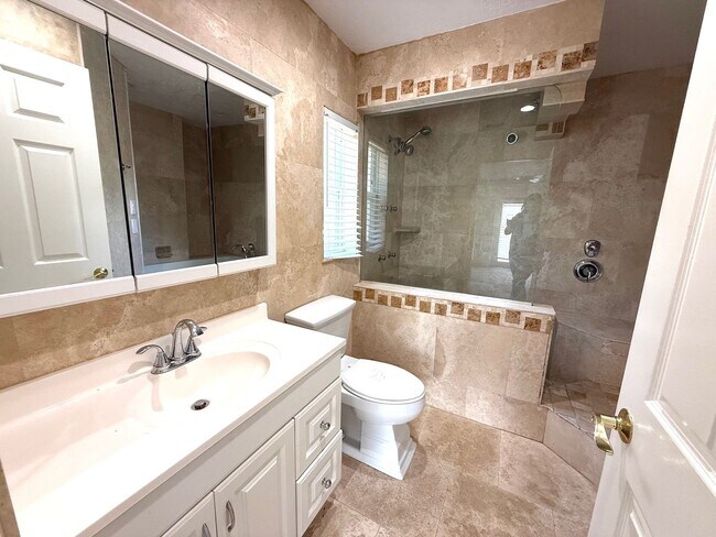 Photo - Spacious 3-Bed/2-Bath Home for Rent! Saras...