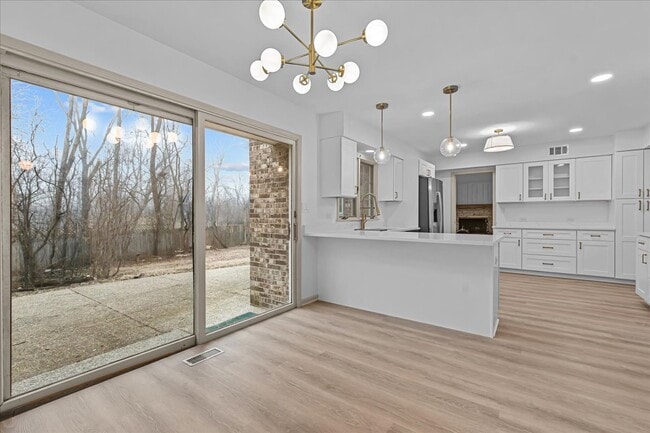 Photo - 1305 Warwick Ct