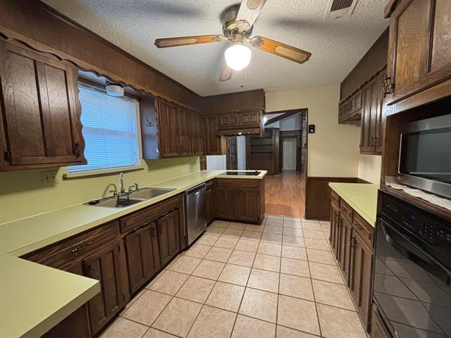 Photo - 2107 Botts Dr