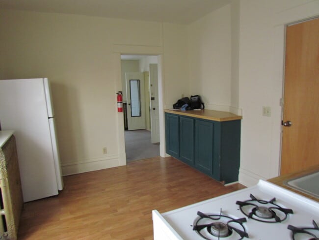 Photo - 327 E Cherry St