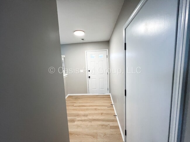 Photo - 709 Academy Dr