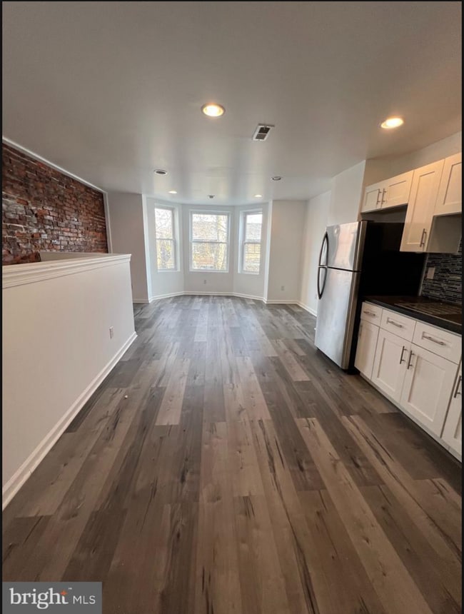 Building Photo - 206 S 53rd St Unit 2