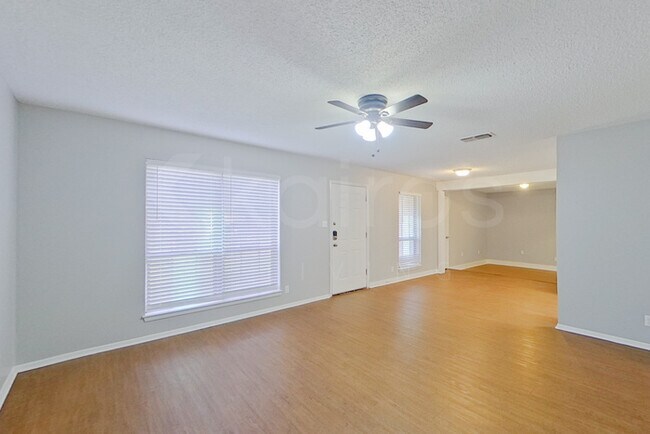 Photo - 923 Kimbrough St