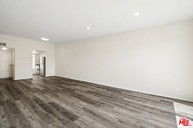 Photo - 870 S Crenshaw Blvd Unit 213