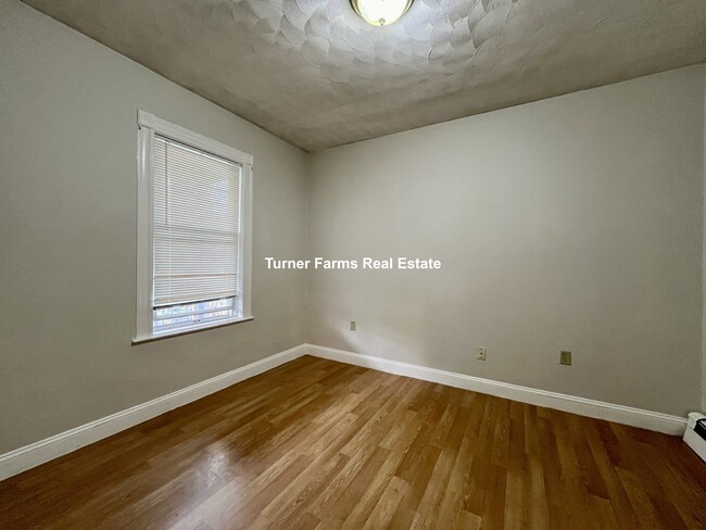 Photo - 147 E Cottage St Apartments Unit 2