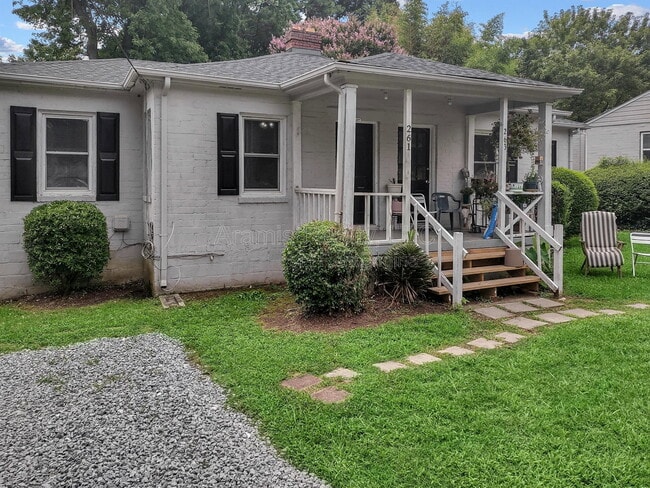 Photo - 261 Victory Dr SE