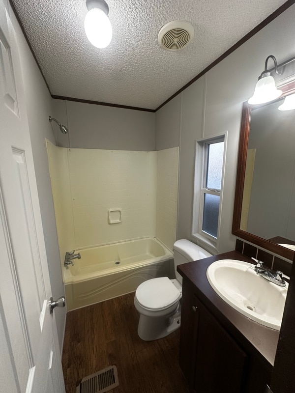 Photo - 9477 Lansdowne Rd