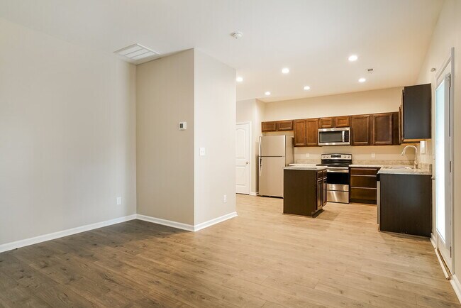 Photo - 105 Oakdale Ave