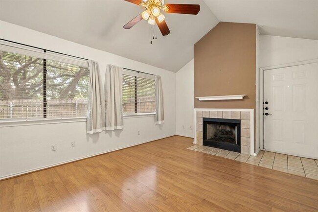 Photo - 11901X Swearingen Dr Unidad 130