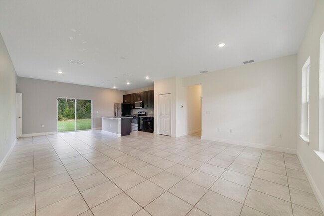 464 Marion Oaks Dr