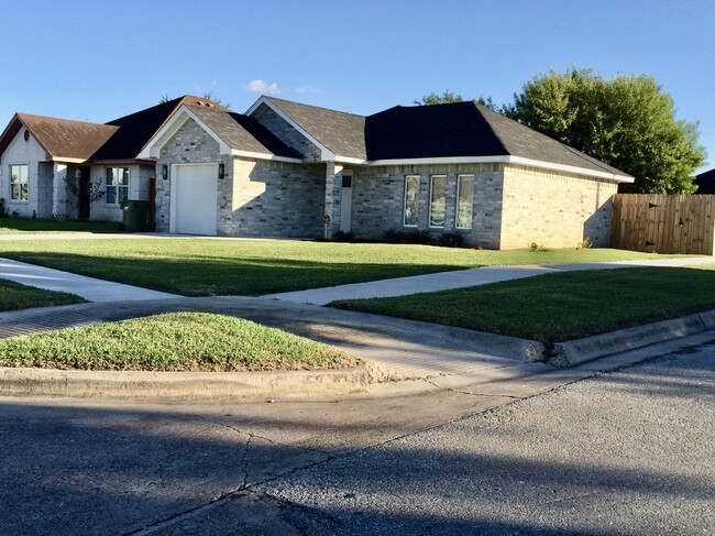 Photo - 6002 Blanco River St