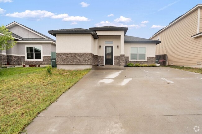 Building Photo - 1009 Tesoro Hills Rental