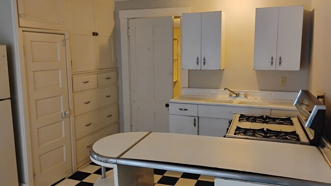 Building Photo - 26 E Mechanic St Unit 26.5 E Mechanic