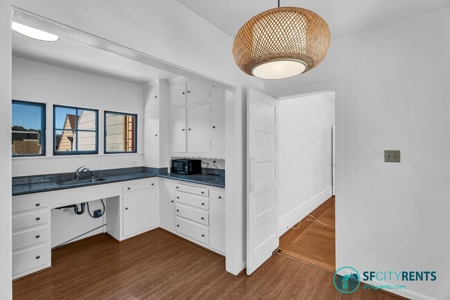 Photo - Castro/Eureka Valley: Top Floor Flat w/ in-unit W/D & Shared Yard Unit 270 Eureka Ave.