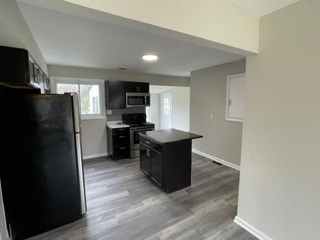 Photo - 815 Bella Ln