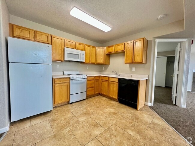 Building Photo - 2 Bed Apartment in the Sable Cove Condomin... Unit 20