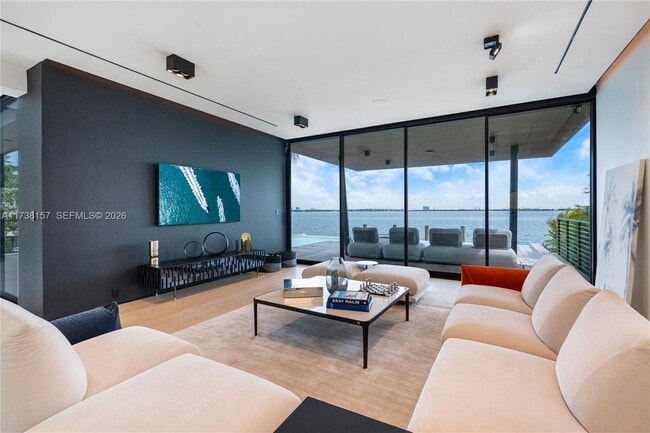 Photo - 1369 N Venetian Way