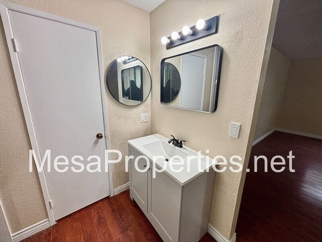 Photo - 653 N Lancewood Ave