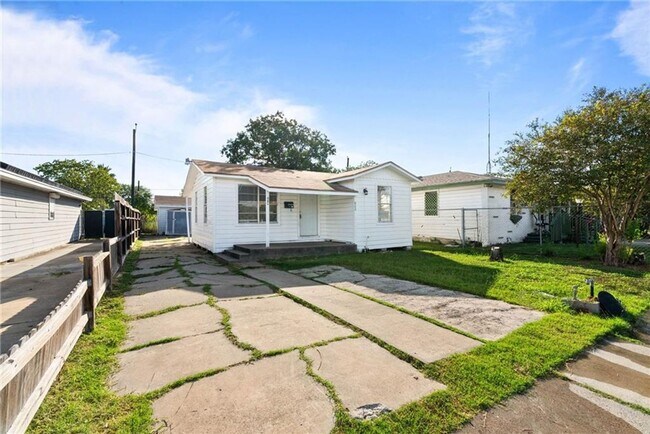 Photo - TWO BEDROOM ONE BATH UP FRONT WITH BACK APARTMENT