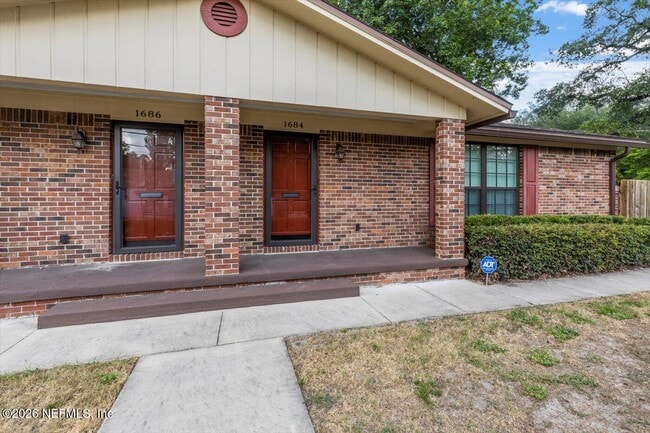 1684 Pine Grove Ave