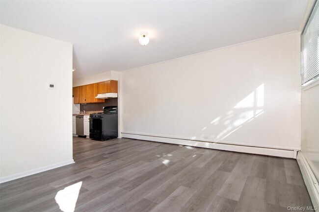Photo - 15 N Buckhout St Unit C