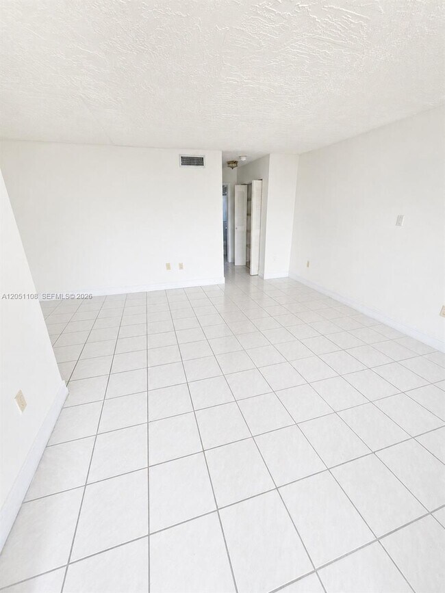 1655 W 44th Pl Unit 304