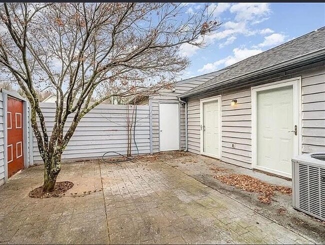 Photo - 1620 Windsong Ct