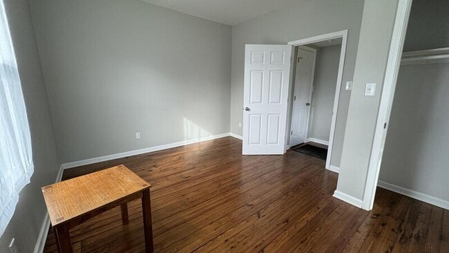 Photo - 2302 Dunkirk Ave NE