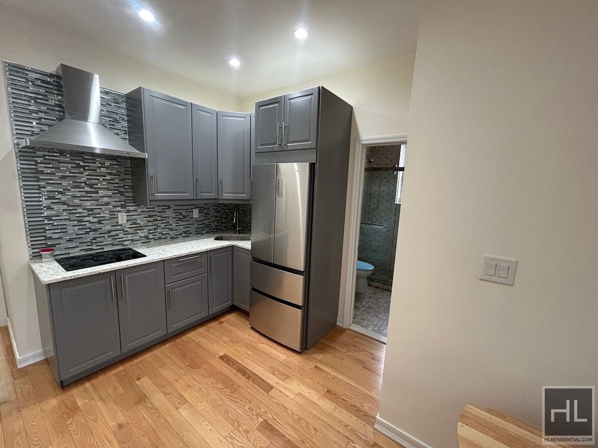 FOSTER AVENUE - FOSTER AVENUE Apartment Unit 2R