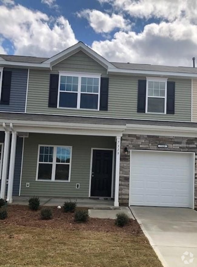 Building Photo - Beautiful Townhome in the steel creek area!