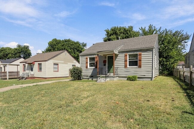 Photo - 1017 N College Ave