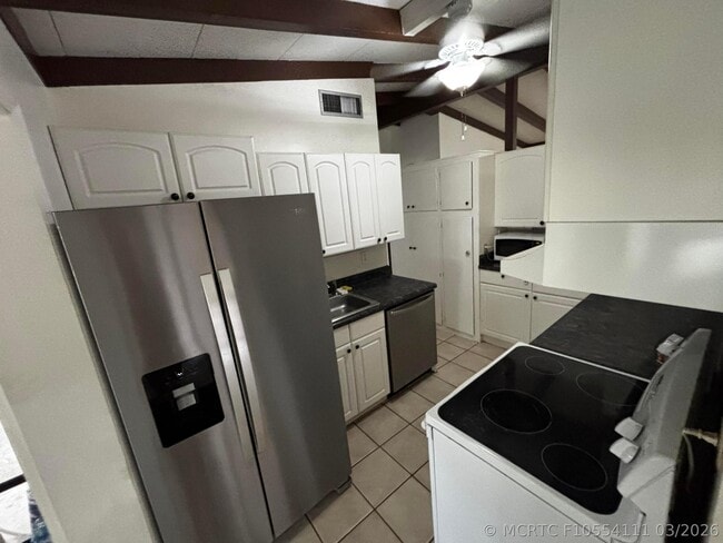 2512 Key Largo Ln
