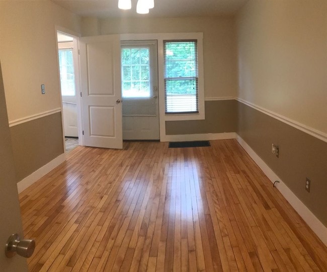 Photo - 6 Winsor Ave