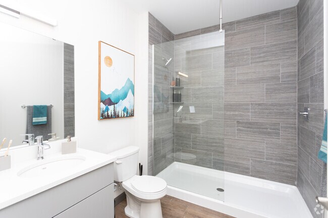 2BR, 1BA - Winterfest - 704-720 SF